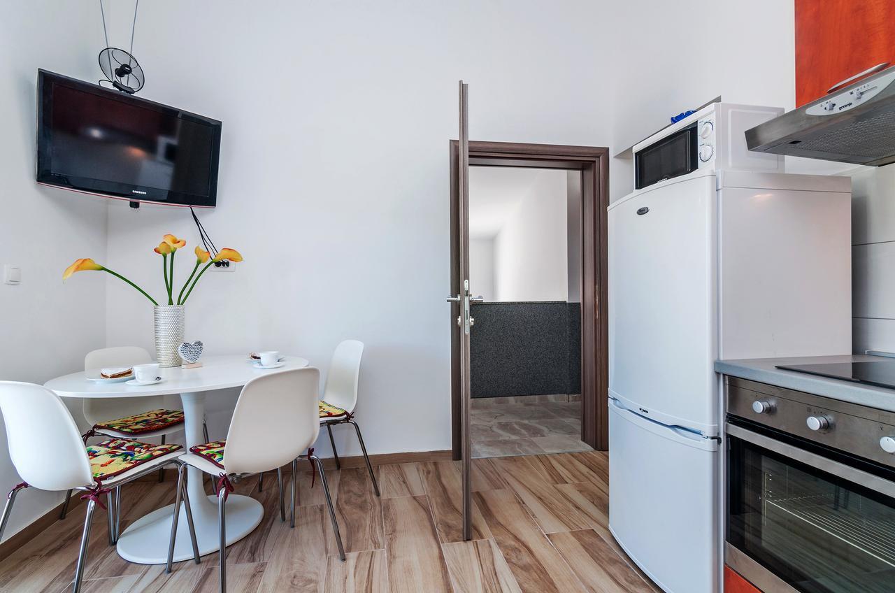 Apartment Tony With Private Pool Sukosan Bagian luar foto