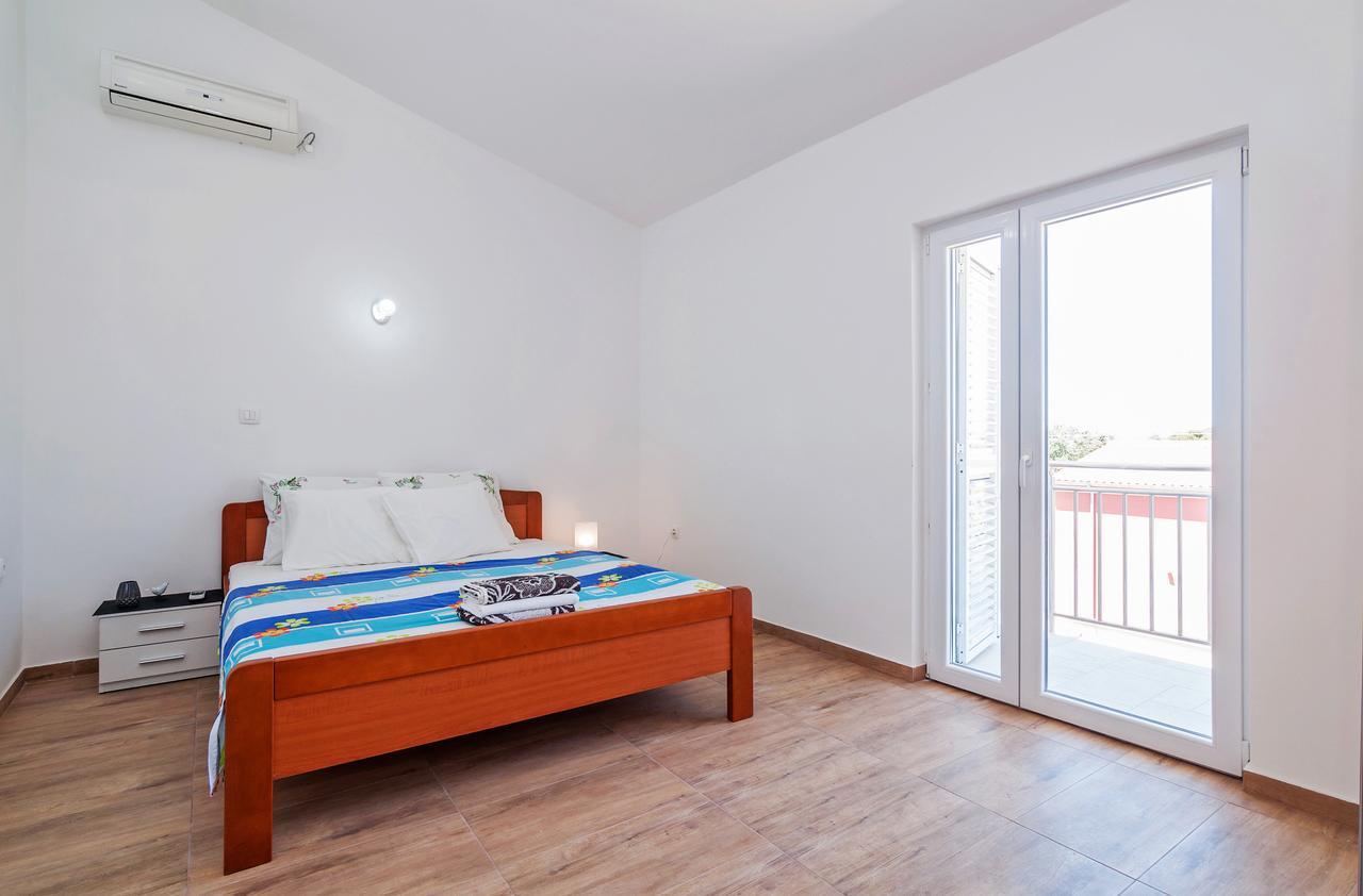 Apartment Tony With Private Pool Sukosan Bagian luar foto